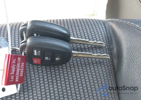 2018 Toyota Corolla Se из США, поврежденный, VIN 5YFBURHE9JP748643